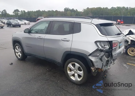 2018 Jeep Compass Latitude 4X4 z USA, uszkodzony, nr VIN 3C4NJDBB1JT331764